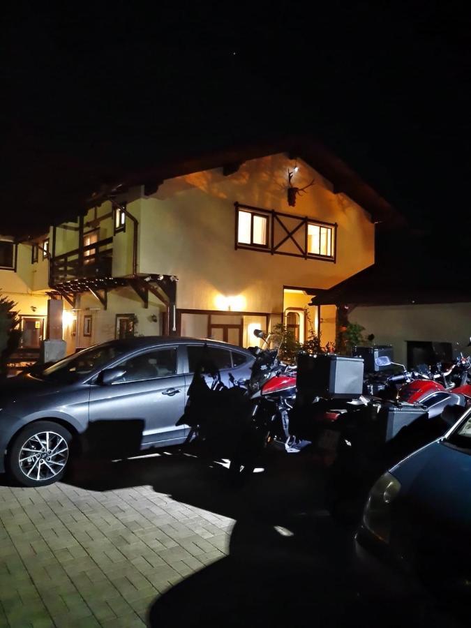 Casa cu Flori Hotel Buşteni Exterior foto