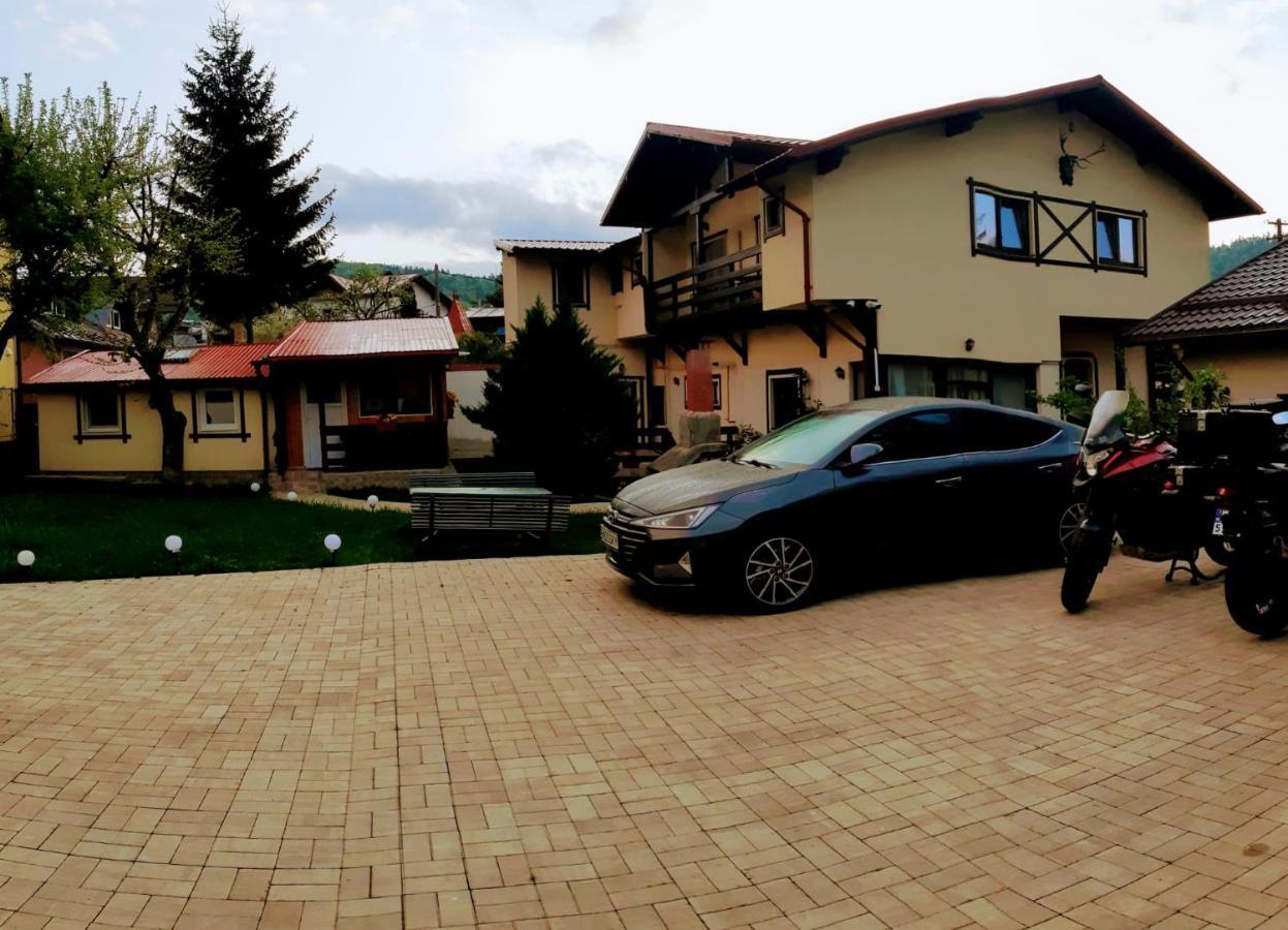 Casa cu Flori Hotel Buşteni Exterior foto