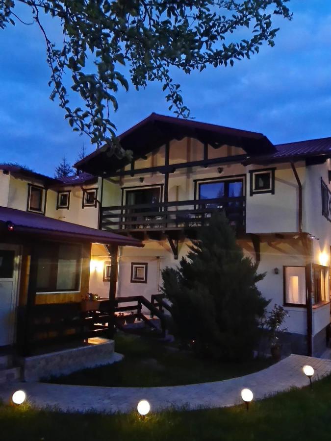 Casa cu Flori Hotel Buşteni Exterior foto