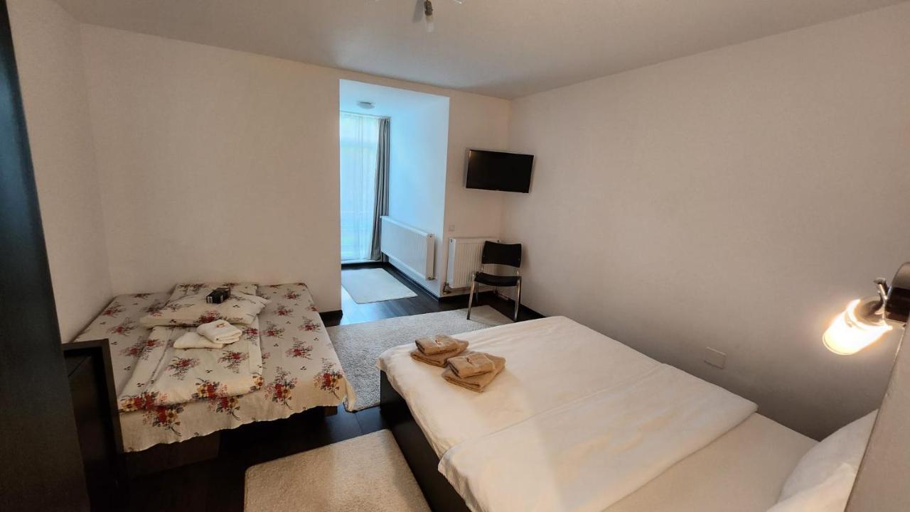 Casa cu Flori Hotel Buşteni Exterior foto